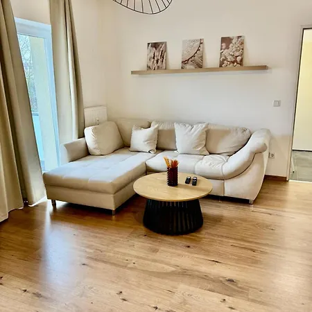 Fewo-palmtrees 3 - Grosse Und Moderne 2 Zimmerwohnung Mit Sued-west Balkon In Gladbeck-mitte Naehe Movie Park Und Arena Aufschalke Апартаменты