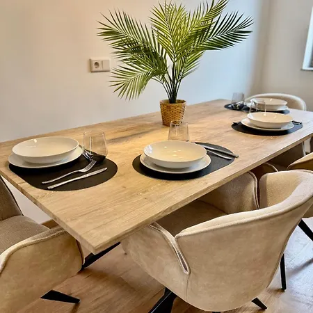 Fewo-palmtrees 3 - Grosse Und Moderne 2 Zimmerwohnung Mit Sued-west Balkon In Gladbeck-mitte Naehe Movie Park Und Arena Aufschalke Апартаменты Гладбек