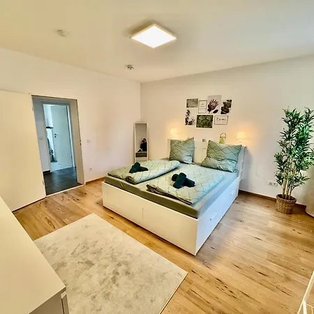 Fewo-palmtrees 3 - Grosse Und Moderne 2 Zimmerwohnung Mit Sued-west Balkon In Gladbeck-mitte Naehe Movie Park Und Arena Aufschalke Апартаменты