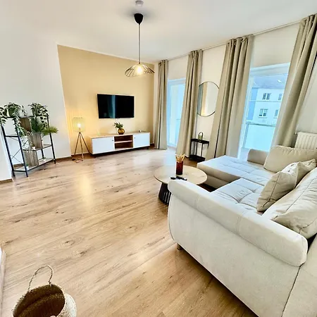 Fewo-palmtrees 3 - Grosse Und Moderne 2 Zimmerwohnung Mit Sued-west Balkon In Gladbeck-mitte Naehe Movie Park Und Arena Aufschalke *