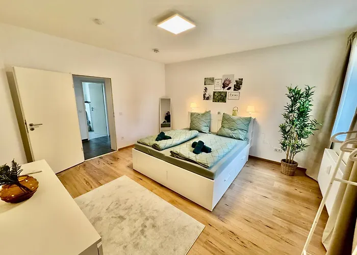 Fewo-palmtrees 3 - Grosse Und Moderne 2 Zimmerwohnung Mit Sued-west Balkon In Gladbeck-mitte Naehe Movie Park Und Arena Aufschalke Apartamento