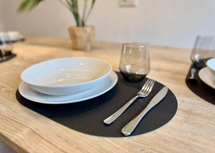 Fewo-palmtrees 3 - Grosse Und Moderne 2 Zimmerwohnung Mit Sued-west Balkon In Gladbeck-mitte Naehe Movie Park Und Arena Aufschalke *