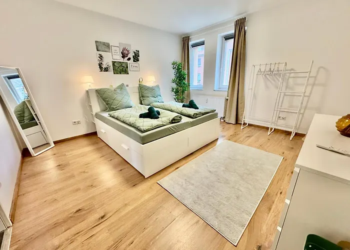Fewo-palmtrees 3 - Grosse Und Moderne 2 Zimmerwohnung Mit Sued-west Balkon In Gladbeck-mitte Naehe Movie Park Und Arena Aufschalke *